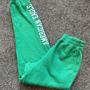 American Eagle Joggers NWT